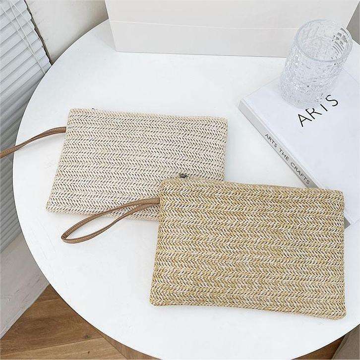 handwoven-straw-clutch-bag.jpg